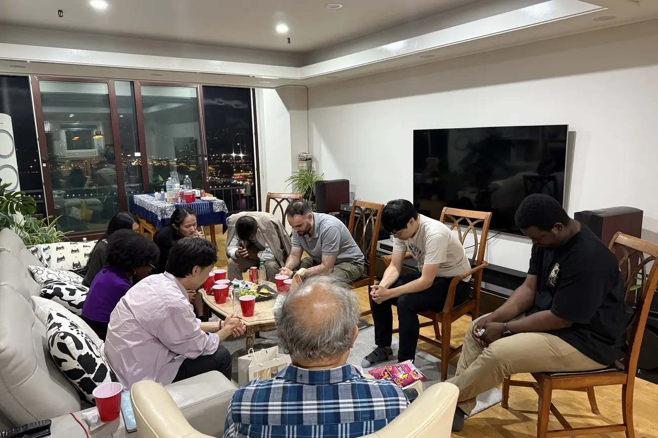 An evening home visit together